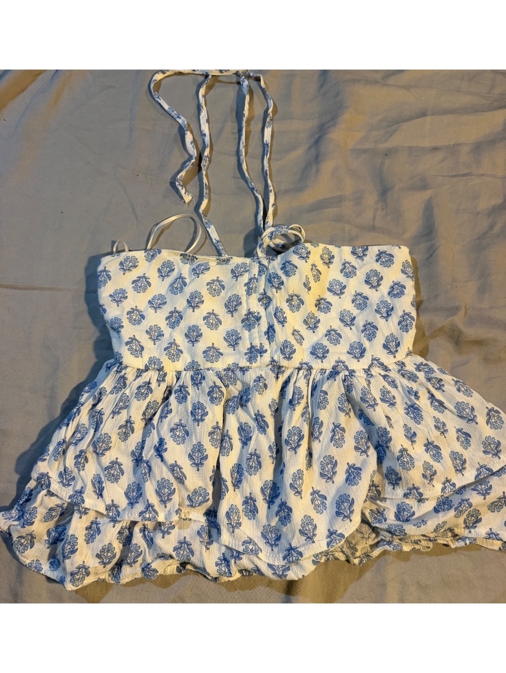 Hollister Women's Blue and White Floral Print Tank Top XXS